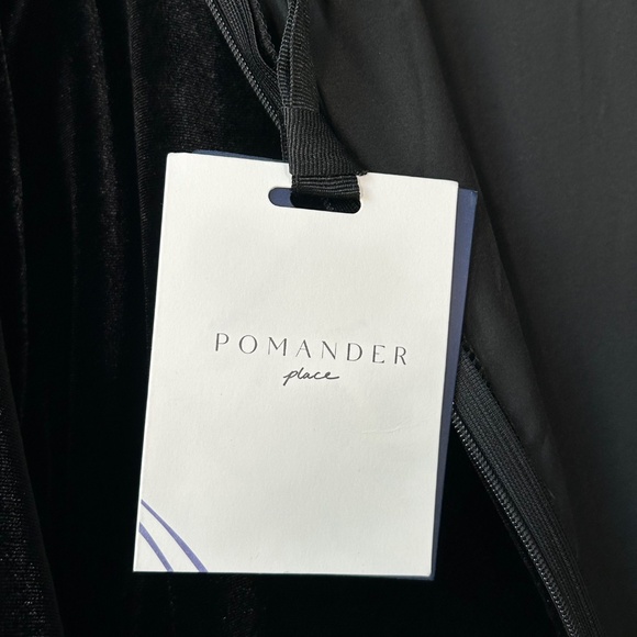 Tuckernuck Pomander Place size XXXL Lilith long dress black velvet gold lace NEW - Picture 12 of 14